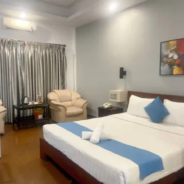 Best Central Point Hotel Hotels near Independence Monument