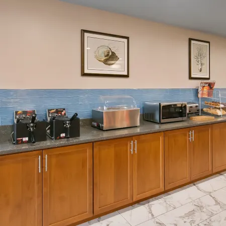 Lighthouse Suites Inn