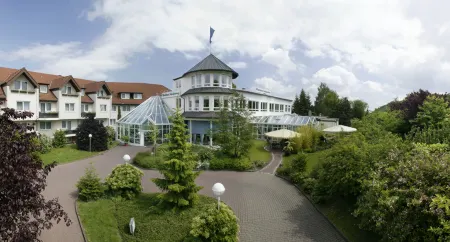 Waldhotel Schäferberg Отели в г. Фельмар