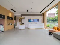 R ROYALSS HOTEL Hotel (Emei High-speed Railway Station Dafo Temple Tourist Area Branch)