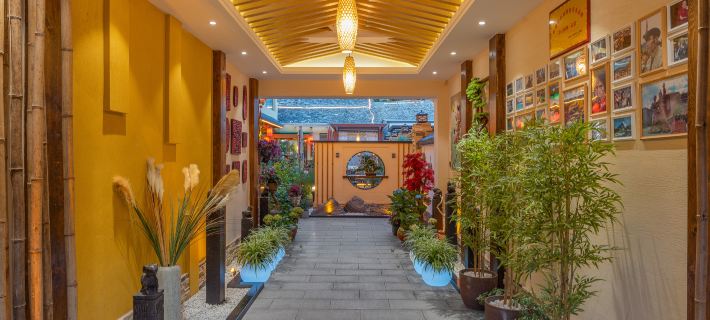 Residents of Songpanchuan Daoya Hotels in Songpan