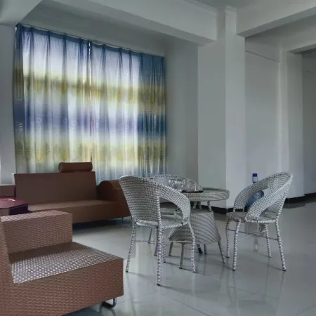 Mengding Jiayi Business Hotel