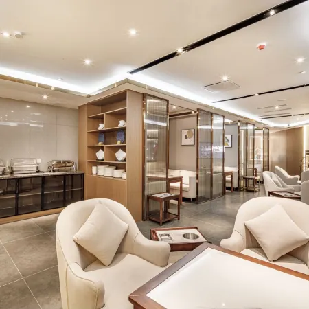 Yiju City Hotel (Yilong Branch)