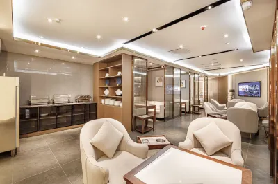 Yiju City Hotel (Yilong Branch) Hotels near Yilong Railway Station