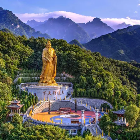Huaxi Yunhai Homestay (Laojunshan Zhongling Cableway Branch)