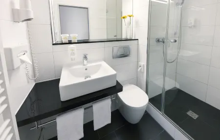 GHOTEL hotel & living Hannover Отели рядом с достопримечательностью «Штадтпарк Ганновер»