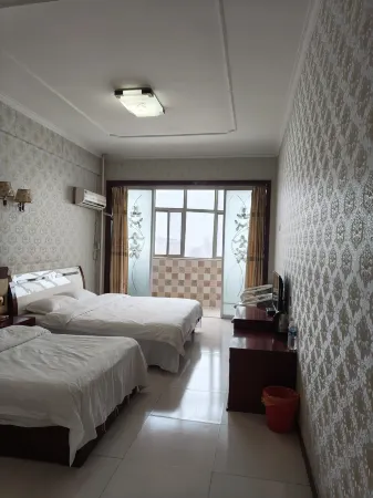 Holiday Hotel Отели рядом с достопримечательностью «Taishan Palace»