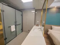 Huati Sunshine Hotel (Guoyang Sports Park) Hotels in Guoyang