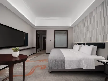 Yuanyang Wanda Yue Hotel