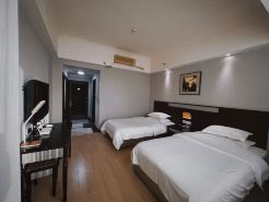 Karamay Baonai Business Hotel