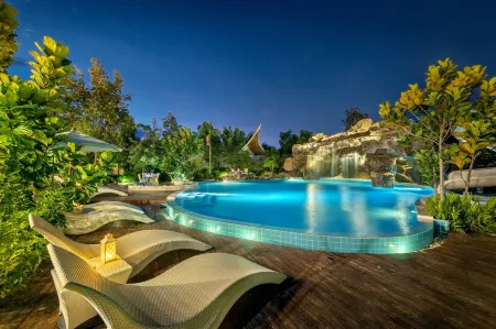 Phukalini Luxury Pool Villa & Onsen Отели рядом с достопримечательностью «Хуа Хин Сафари и Приключительный парк»