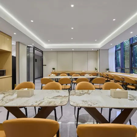 Huayue Genting Hotel (Xiamen North Railway Station)