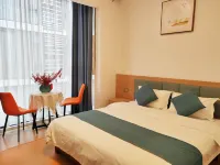 Famous Hotel (Yangshuo West Street)