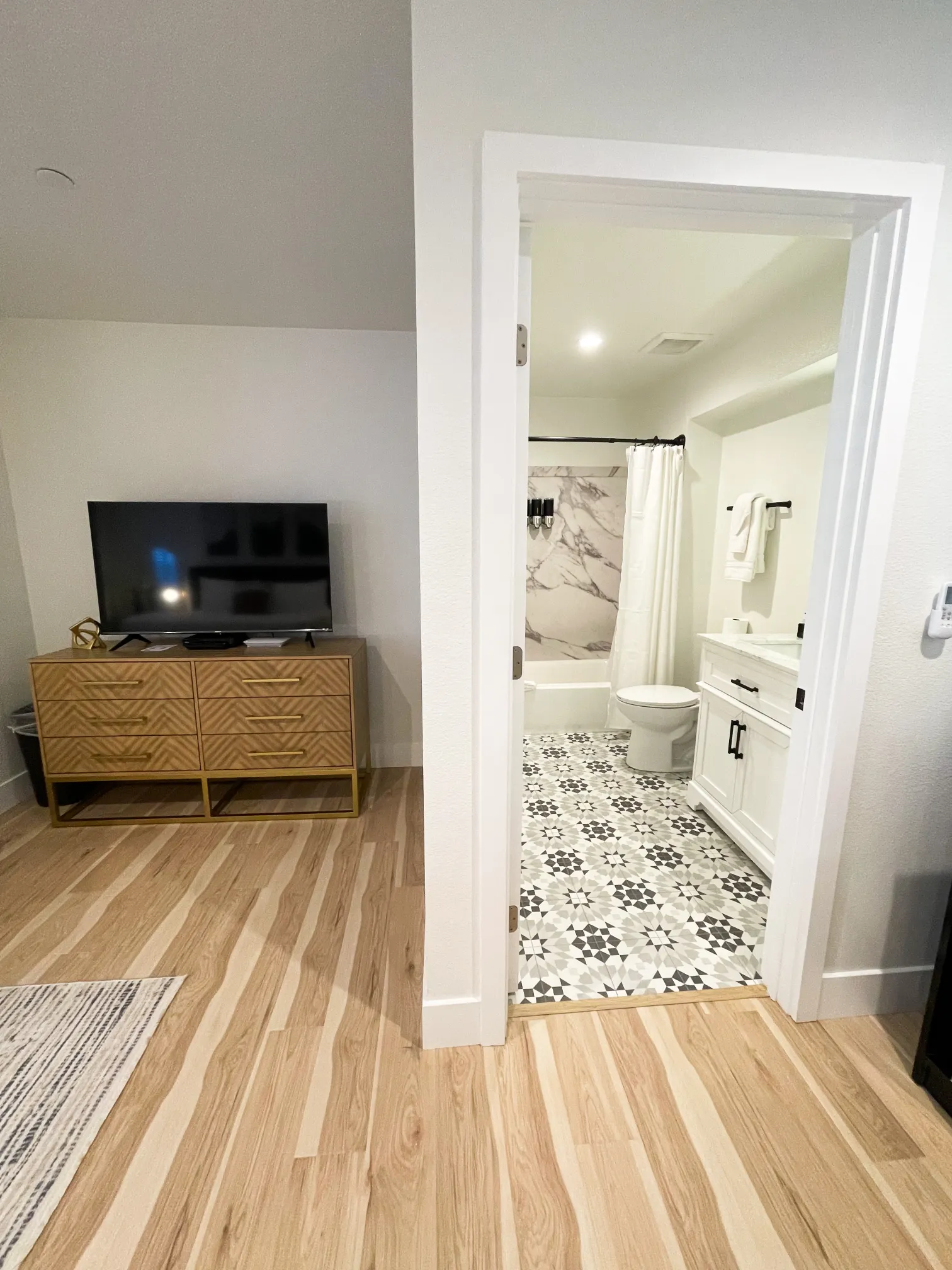 New Haven Inn Rooms Photos