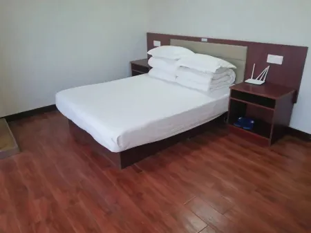 Laoling Junyue Hotel