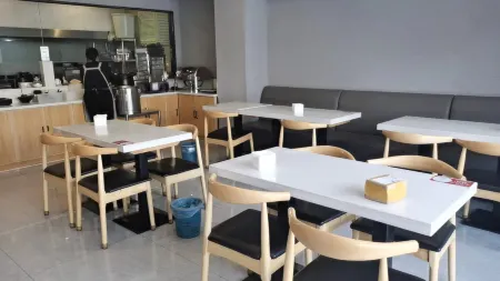 Shankee Hotel (Ju County Xinzong Road No. 5 Middle School)