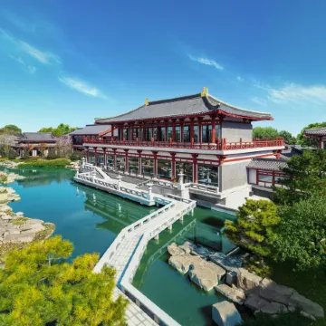 Tang Paradise Hotel
