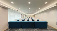 青島五四廣場奧帆中心智選假日酒店 - 商務