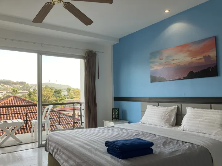 Kata Lovely Rest Bed and Breakfast
