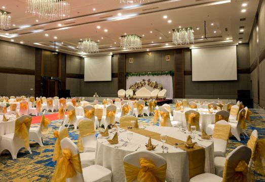 깔끔하고 현대적인 객실 인테리어