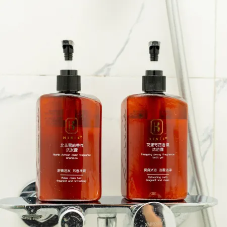 LuckySeven Bale Hotel Lingao City Shopping Park
