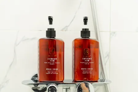 LuckySeven Bale Hotel Lingao City Shopping Park