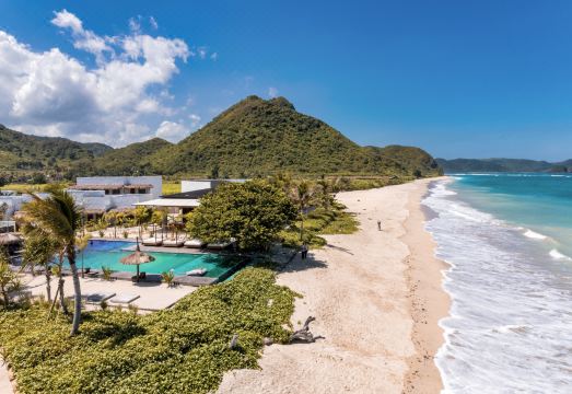 앰버 롬복 리조트 전경