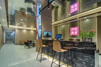 Eve Beauty Hotel (Huimin Street - Bell Tower Metro Station Store) Hotel di Stasiun Kereta