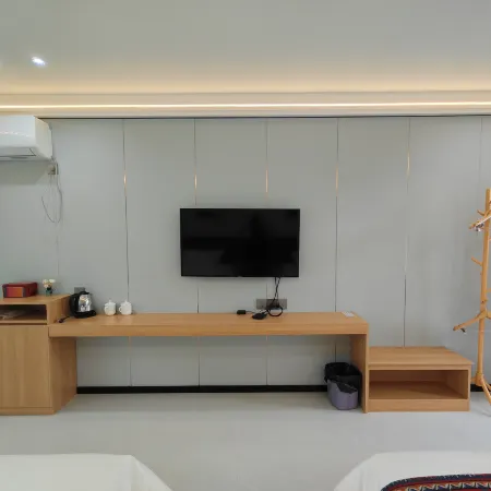 Minliu Homestay (Yining Airport Yining Railway Station)