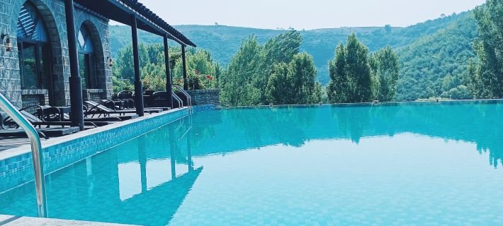 Seven living in the clouds and water Hotels in Hebi