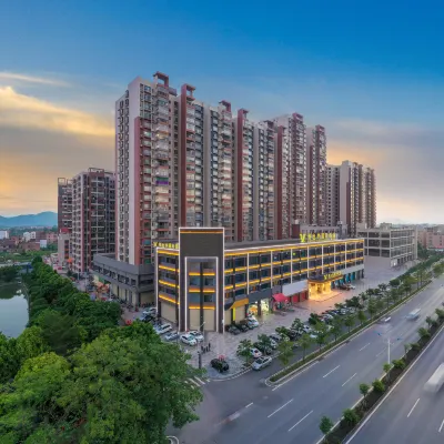 Vienna International Hotel (Guangdong Luoding Xicheng Duhui) Hotele w pobliżu Luoding Gymnasium