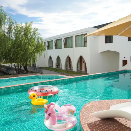 Zhi Lan Qiu Lakeside Homestay