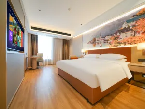 Vienna Hotel (Zhangzhou Jinfeng Industrial Park Business Center)