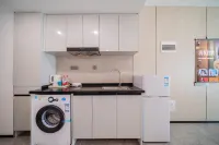 Foshan ancestral temple Ruiyun auspicious high-altitude audio-visual service apartment