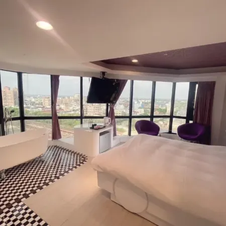 Happiness Skyline Hotel Отели рядом с достопримечательностью «Железнодорожный вокзал Луодонга»