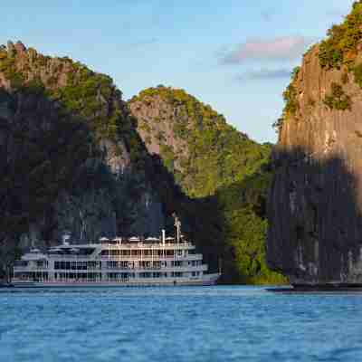 The Au Co Cruise - Managed by Bhaya Cruise Hotel Exterior