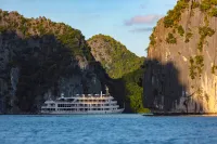 The Au Co Cruise - Managed by Bhaya Cruise Hotels in Tuần Châu