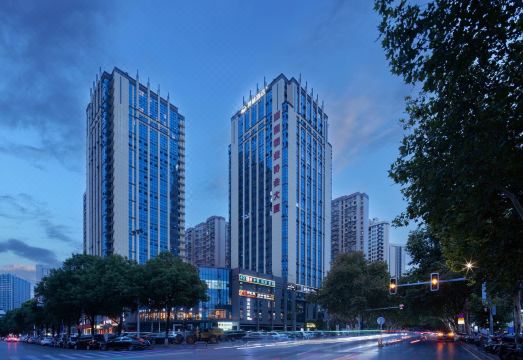 莫林臻酒店（长沙高铁南站树木岭地铁站店）外景图