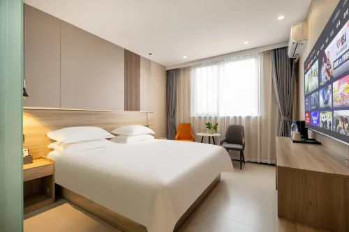Lai Xinyuan Light Luxury Hotel (Taizhou Jiaojiang Pier 7 Store)