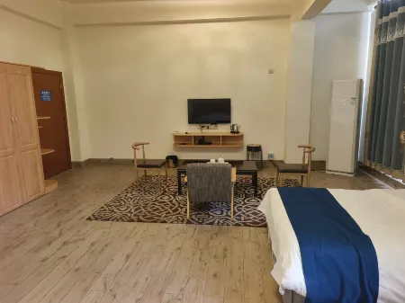 Border Town Boutique Homestay Отели в г. Лунчжоу