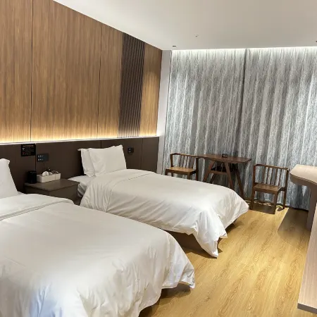 Yijuxuan Hotel (Tanghe People's Hospital New Branch)