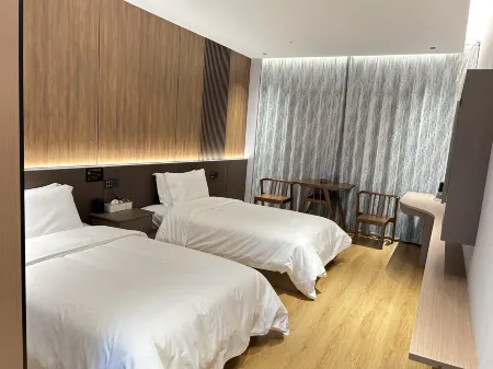 Yijuxuan Hotel (Tanghe People's Hospital New Branch) Отели в г. Танхэ