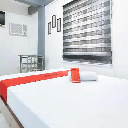 RedDoorz @ A&F C5 Pinagsama Taguig