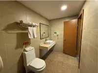 Home Inn Ease Hotel (Yangjiang Yangdong West Coastal Highway Entrance)