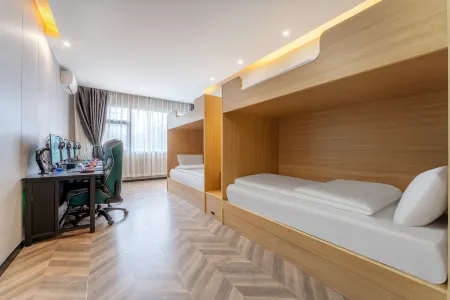 WanYoo Esports Hotel (Shenzhen Huaqiangbei Yannan Metro Station)