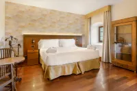 Hotel & SPA Monasterio de Boltana Monumento فنادق في Sobrarbe