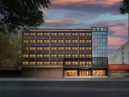 JI Hotel (Luoyang Shanghai Shichang Lianmeng Road) Отели рядом с достопримечательностью «Henan University of Science and Technology (Xiyuan Road)»