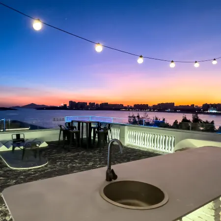 Dongshan Nanshang Homestay (Nanmenwan Branch)