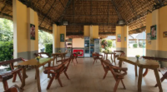 RedDoorz @ Afamosa Villas Resort Ilocos Sur