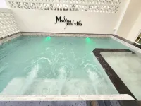 Medina Private Pool Villa-Bangsaen - Private Pools